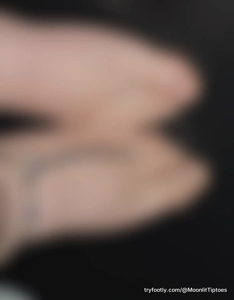 So happy you're here my Moonlit people. Follow along for customs, public, and private👀👣