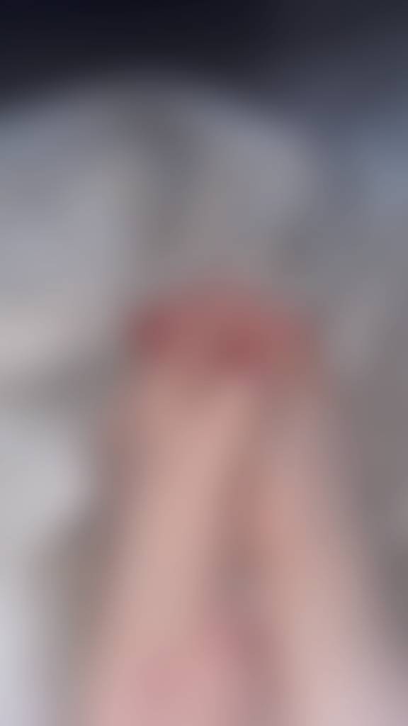 grippy feet~ wanna see them in action? 😉?
