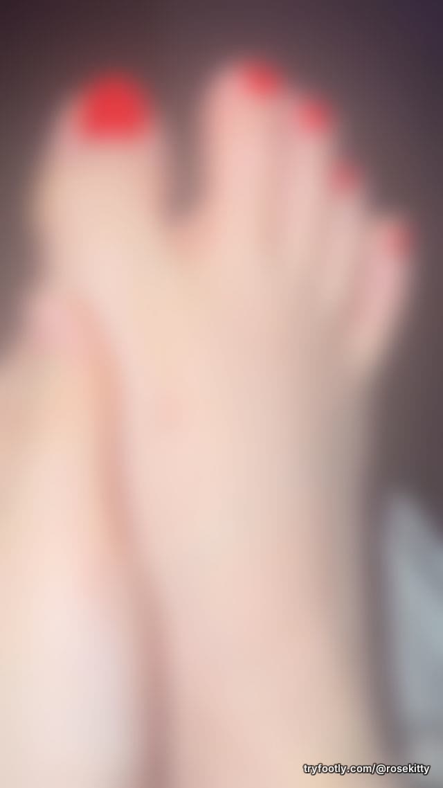 PLAYING WITH MY TINY DELICATE FOOT~ 💋😍 You’ll love this ! ~