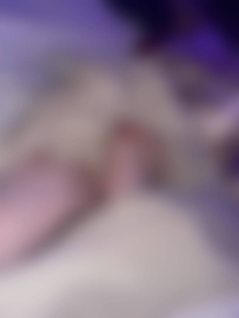 Teaser pictures for my upcoming video… Gripping the sheets 👀💋🫣