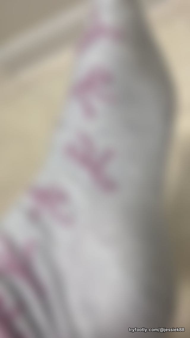 Taking my dirty socks off, before shower 😍