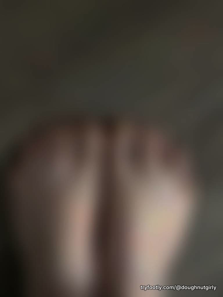 Helloooo there world 🌍 I just joined and I know my feet are not the best. I need some help