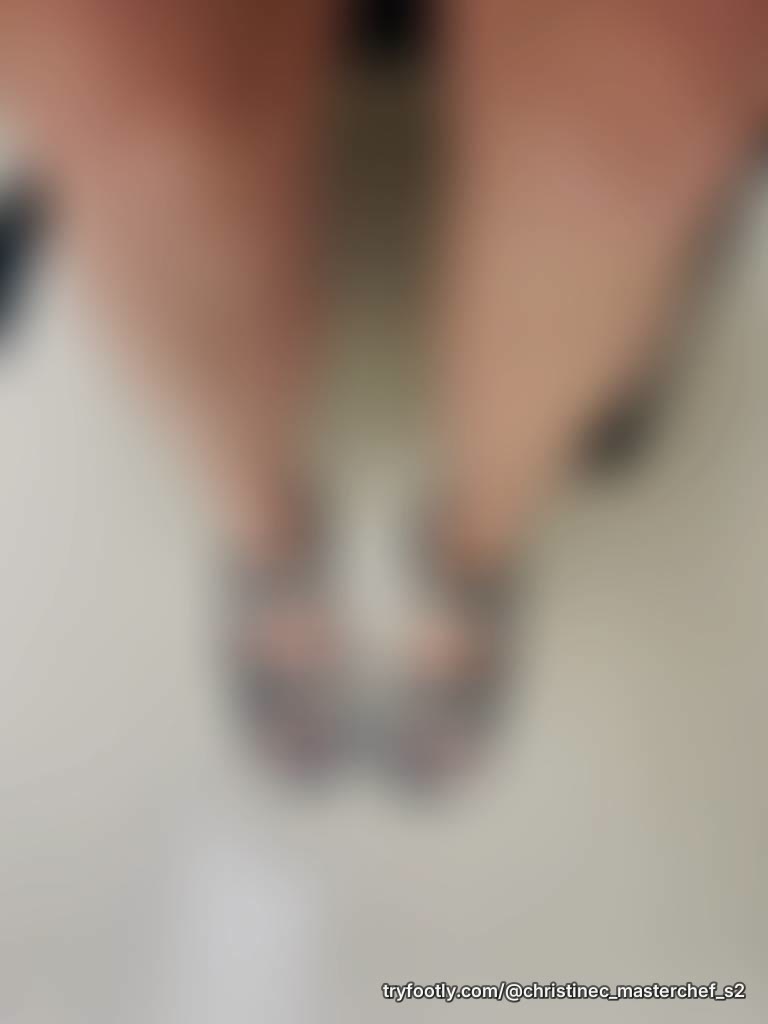 Toes in my sandal 🩴