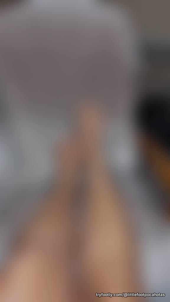 She’s got legs and little feet ripe for content