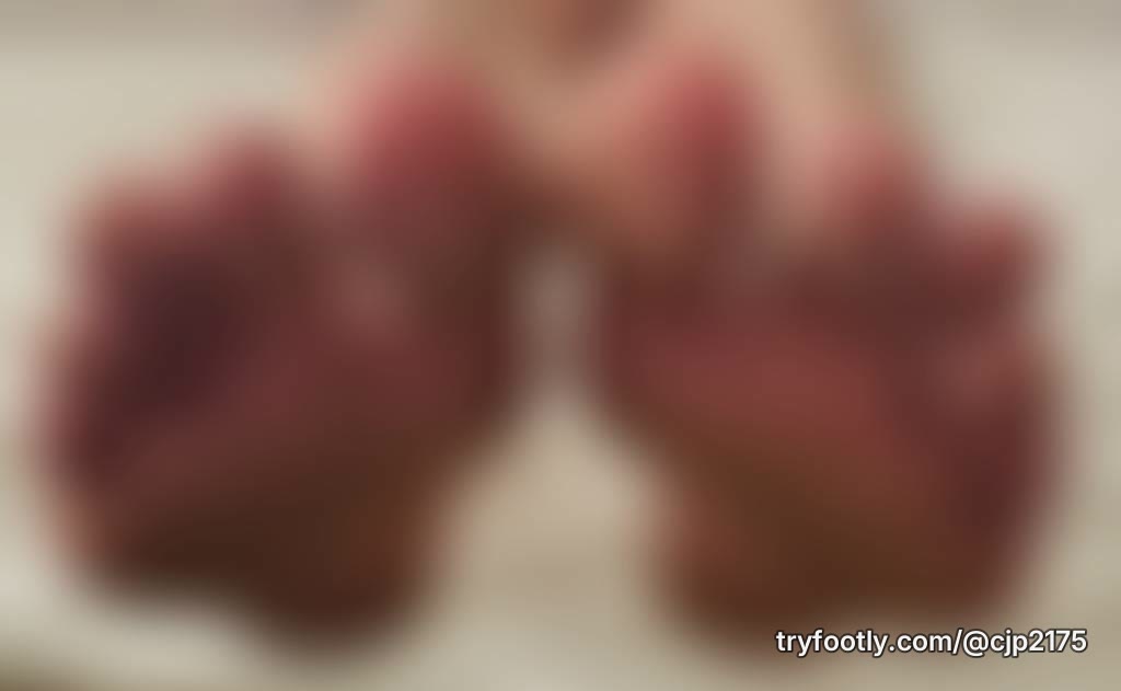 Here’s to good lookin’ feet! 🍻