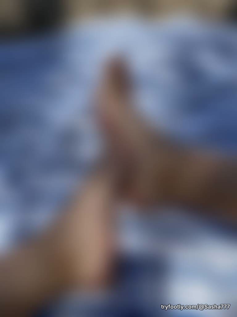 sandy toes…who has special requests?