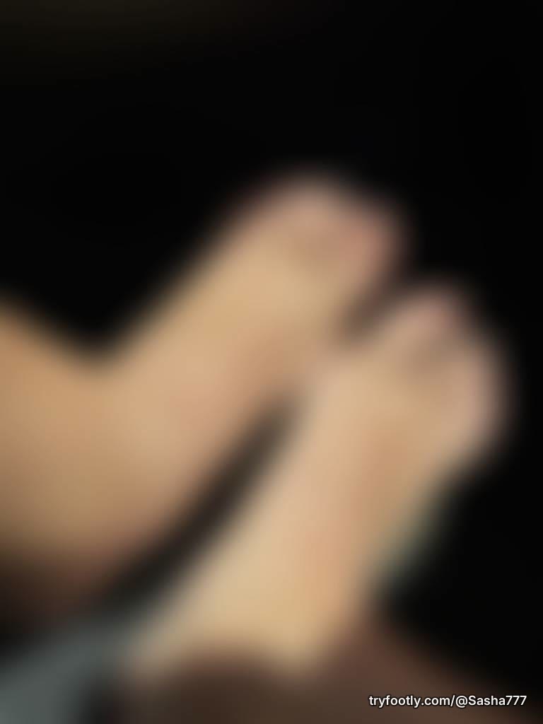 what should I do to my toes???🐷😘
