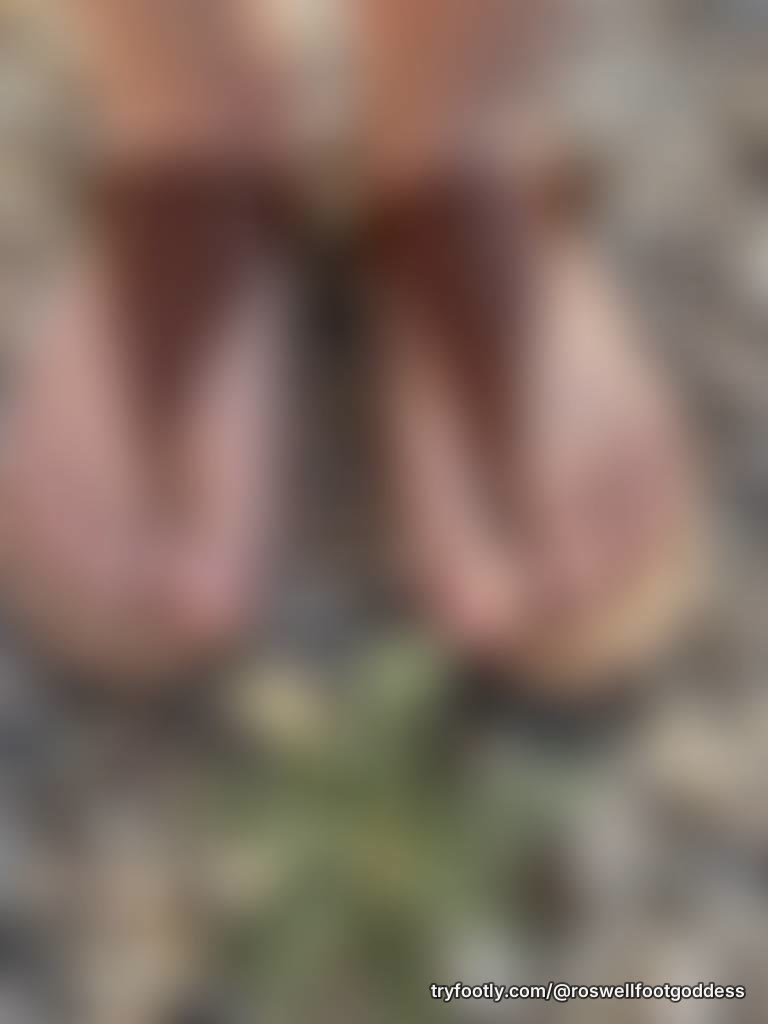 Trying it out for the first time - what do y'all like? Sandals, bare feet, heels, socks, f