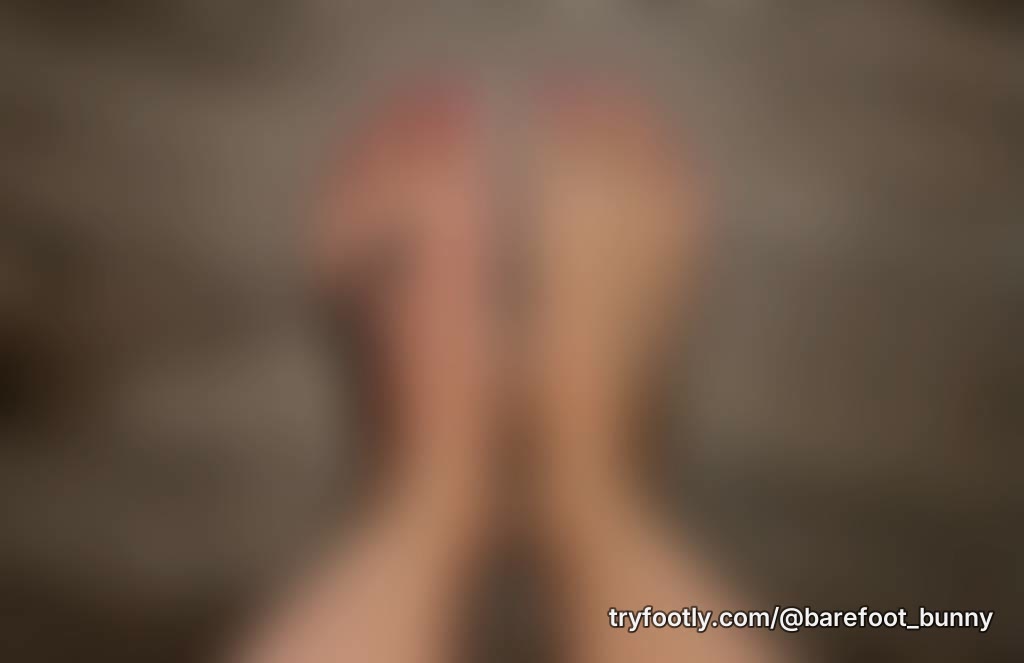 Hi everyone🤍 Message me, I’m always open to requests ☺️ #fun #message #tattoo #paintedtoes