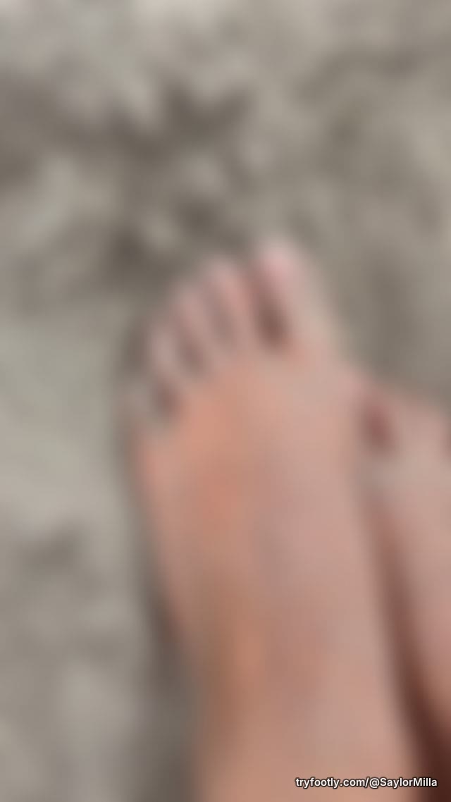 What a feeling, the soft sand under my feet… watch how I slip away, and look at this beaut