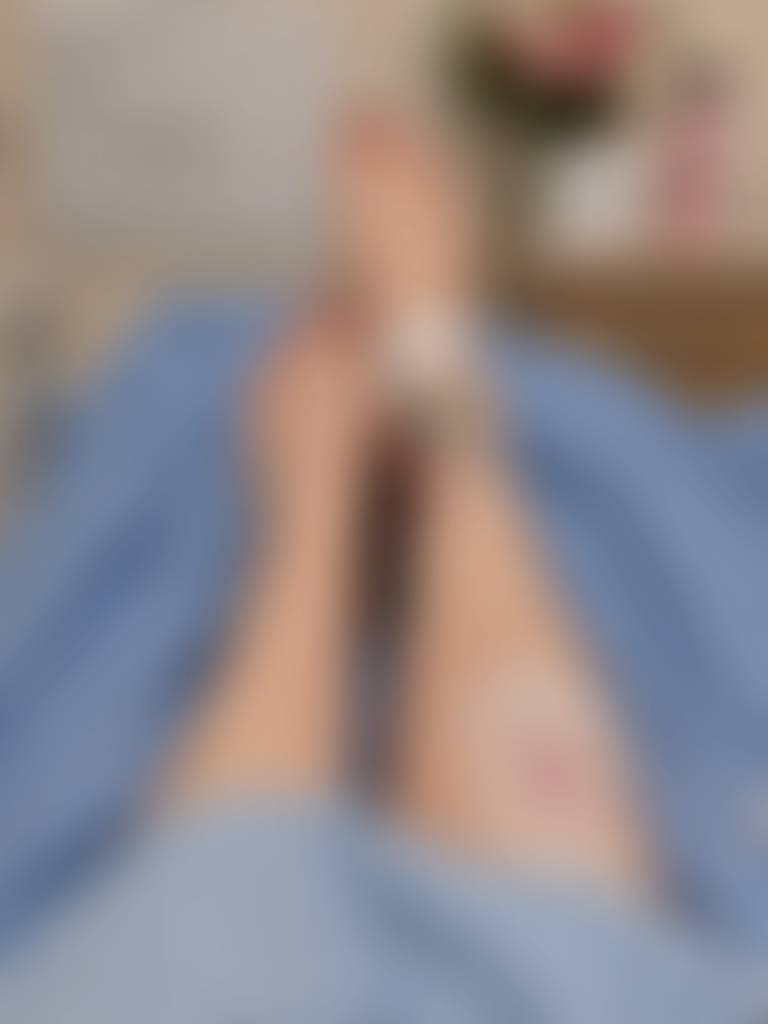 Now imagine having IVs in the leg, all the sexy feet and legs out to see 😜