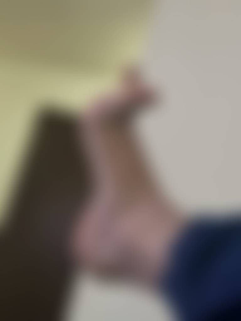 👣