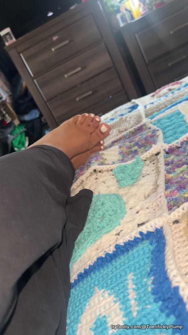 Happy Friday 👣