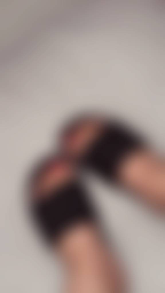 This is your new favorite wallpaper✨👣