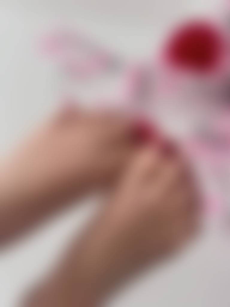 The results are in! Red toes, sweet tease 😘🌸