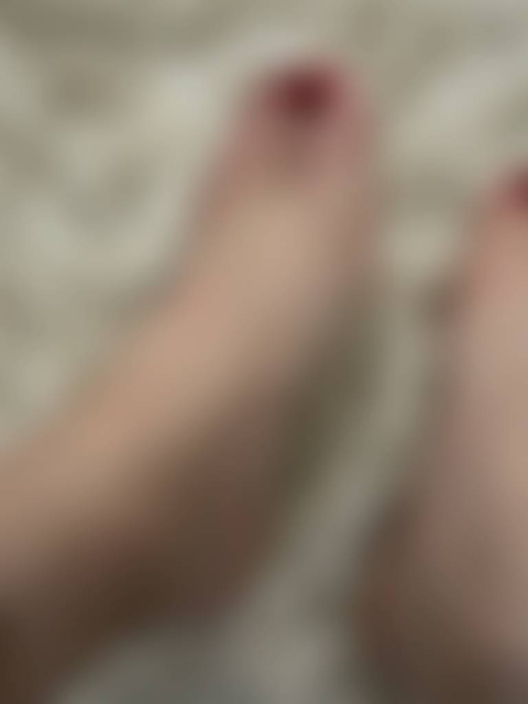 Message me with your requests, what would you like to see? 🌸💕🦶🏻