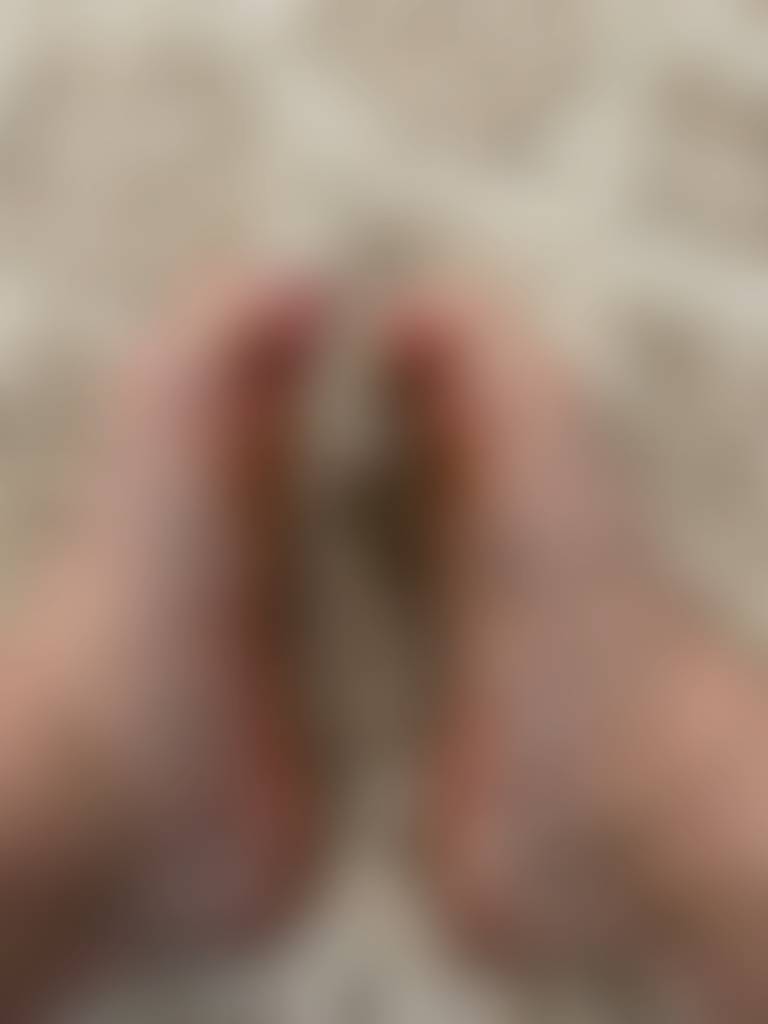Silly vintage feet 😂💕🌸🦶🏻
