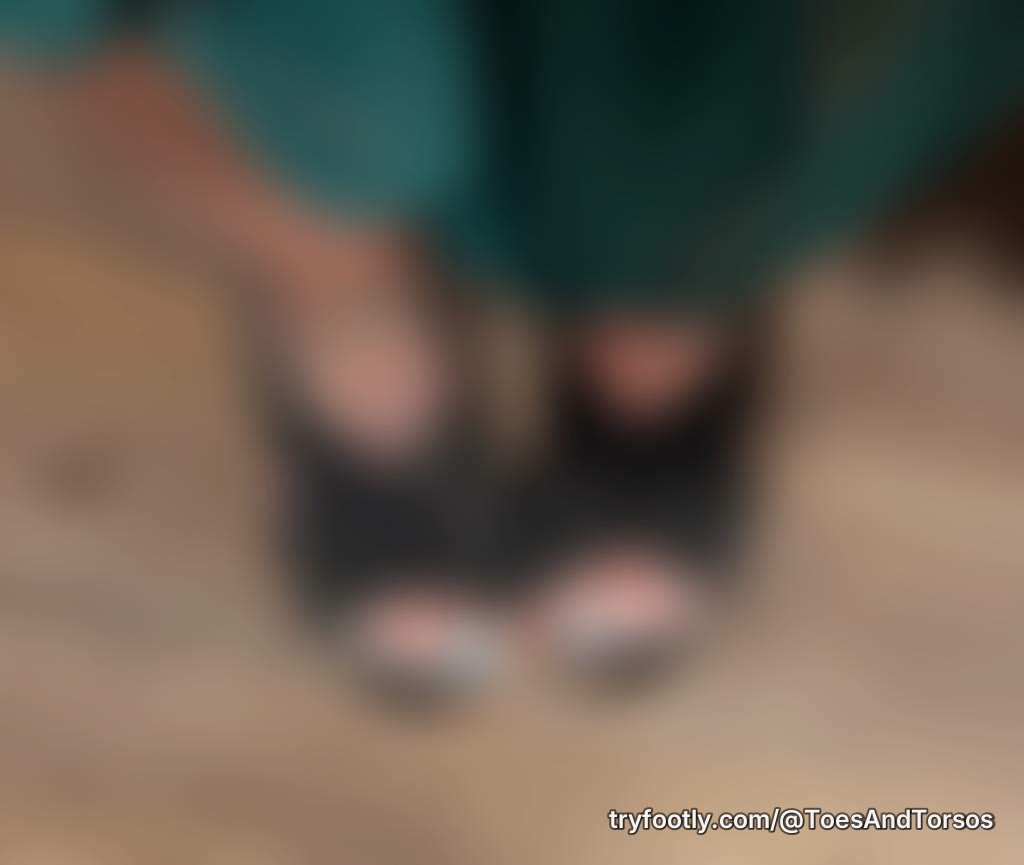 Tonight was all about the toes. ✨If this post gets enough attention, tomorrow might be a l