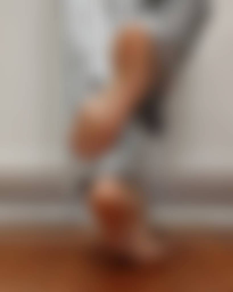 Like barefoot girls with high arches and wrinkly soles?