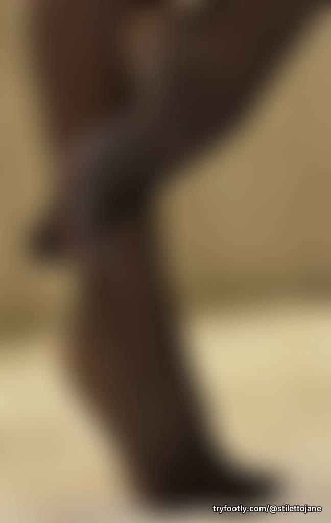 🥅Fishnet Feet.....so very sensual is how they make me feel. You? How do you want to see my
