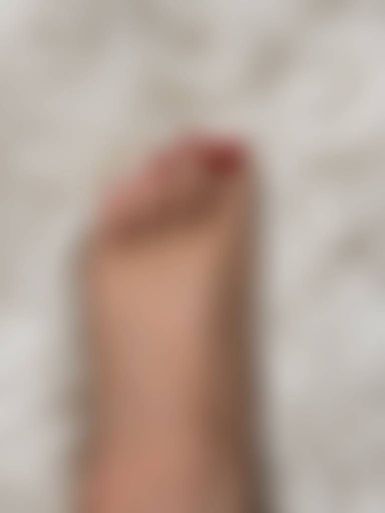 Love wearing red on my toes.