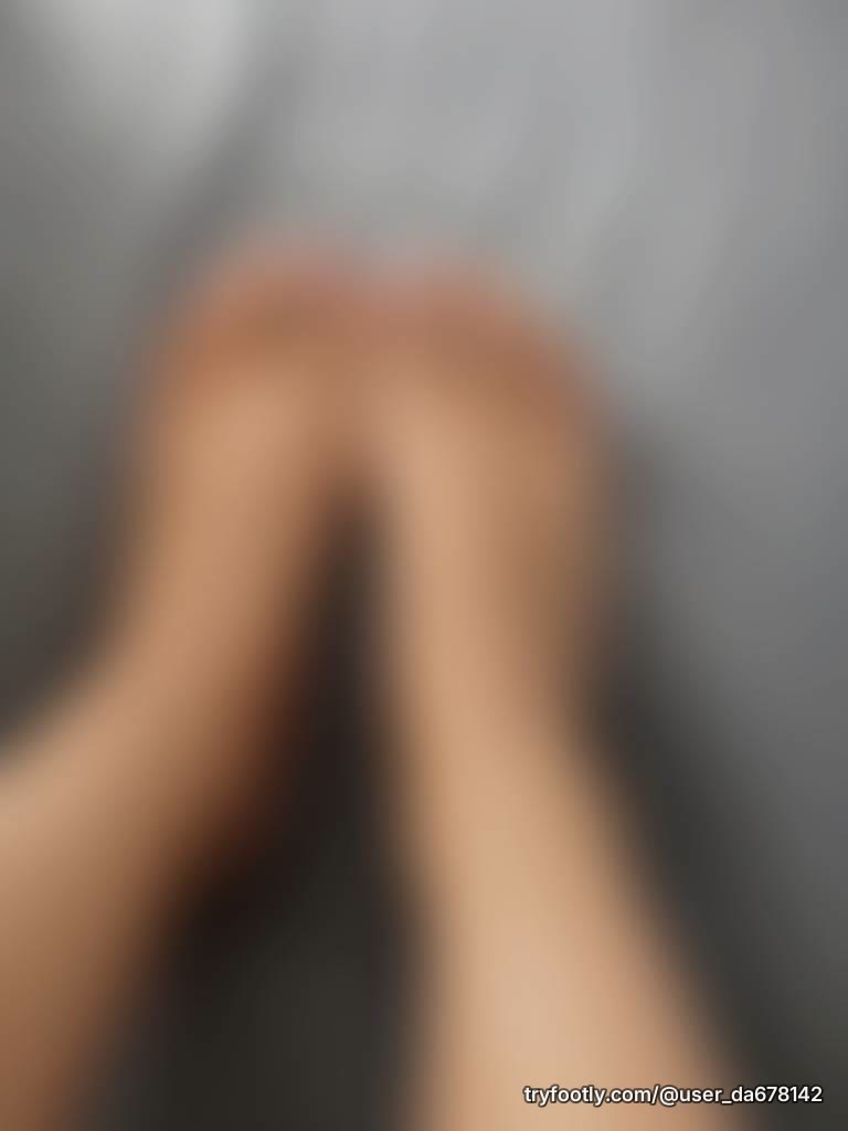 Te gustaria tocar mis pies?