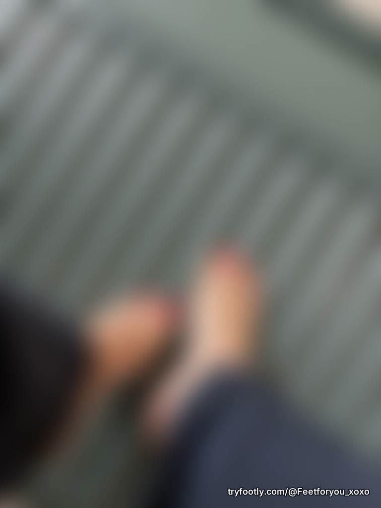 Tell me, does the green and orange go? 🍊 what do you want to see these polished feet get u