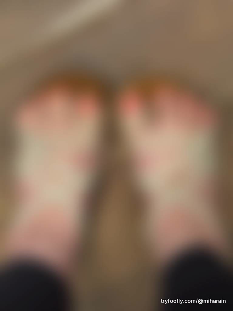 Pink pedicure in white strappy sandals ☺️