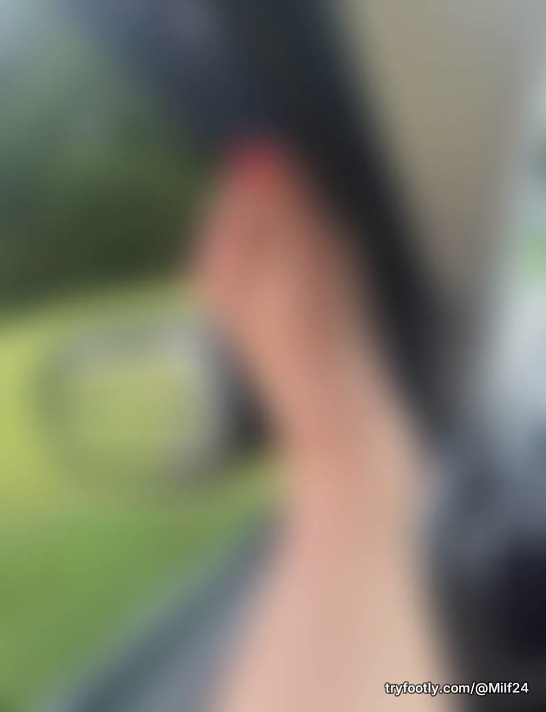 💫🦶🫣