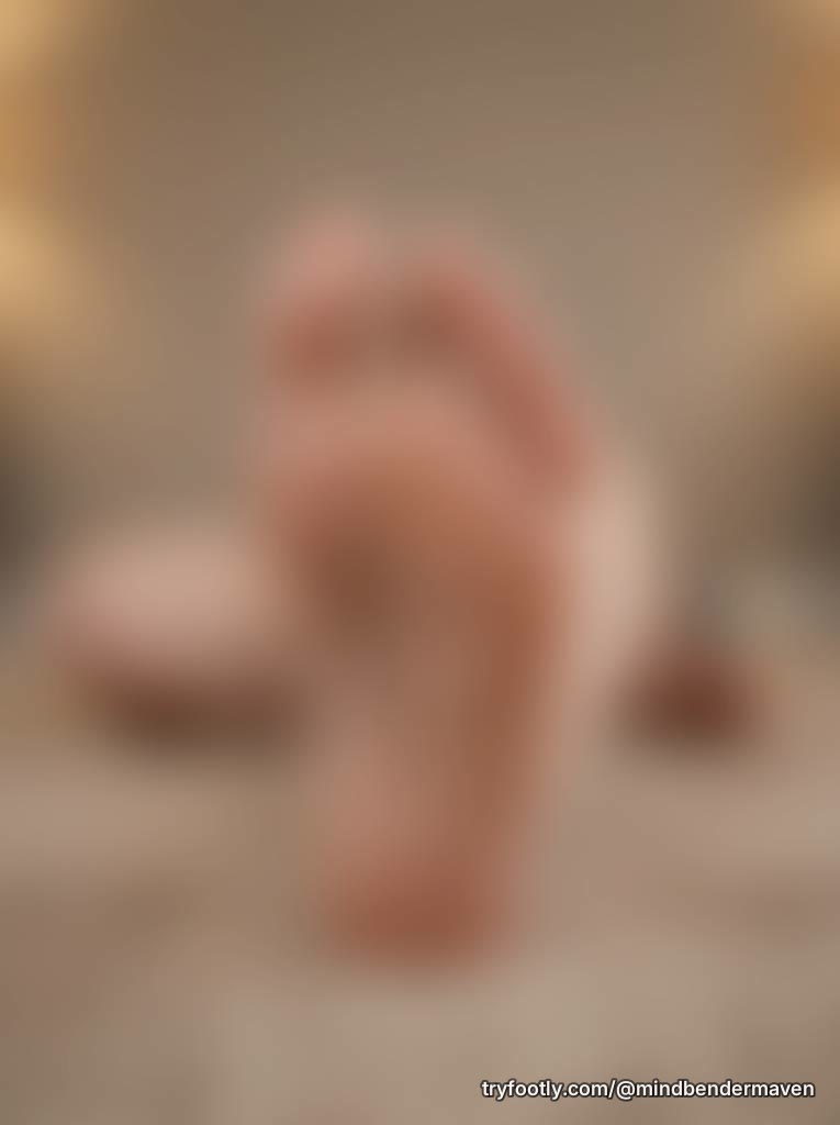 It’s Saturday night and I’m giving you something worth staying in for. Long toes, soft sol