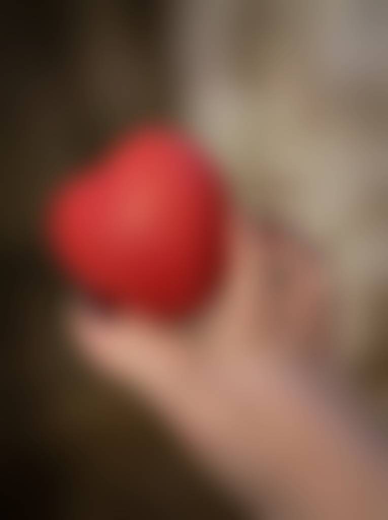 Holding your heart and your attention. Tell me which one you’re losing first! ❤️👣