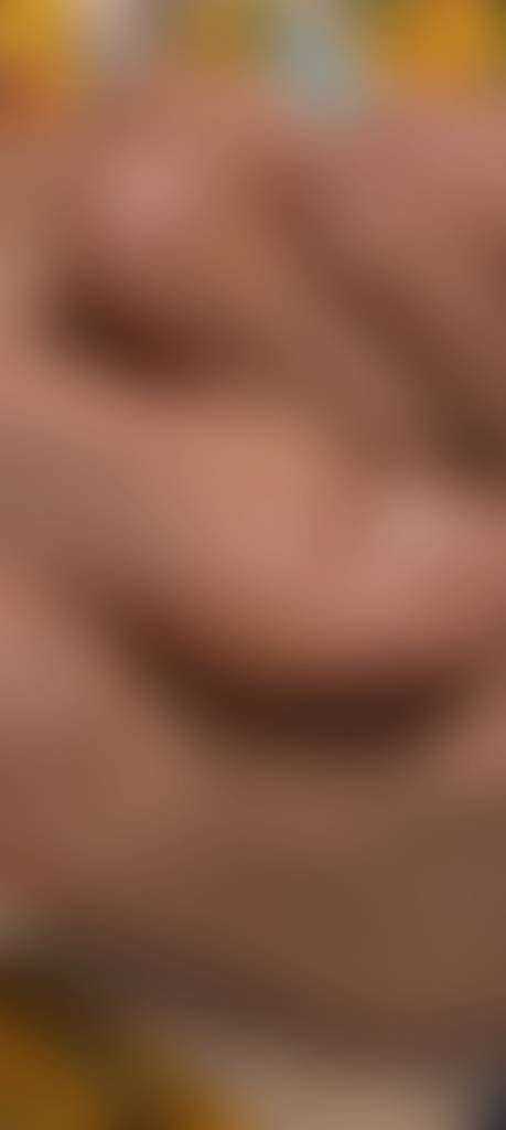 tangled toes... Comment *untangle* if you want the full photo π£