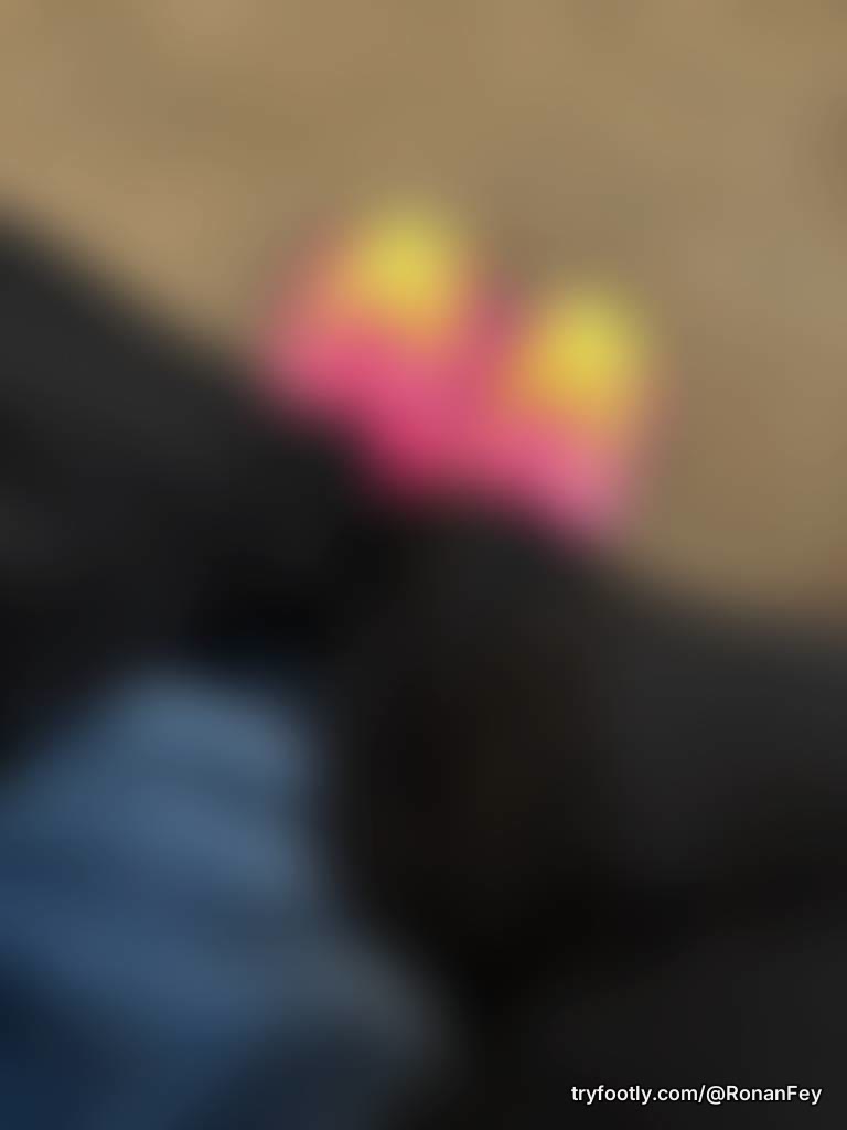 Peep feet