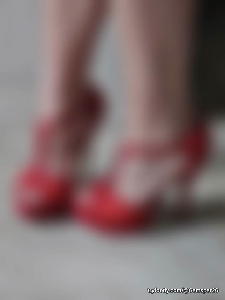 Pretty white toes in red high heels ❤️