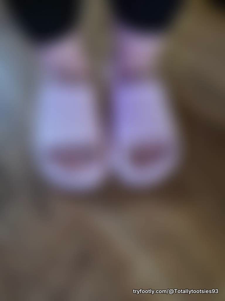 Good morning love's ❤️ I hope you all have an amazing day. I got my new slippers in and th