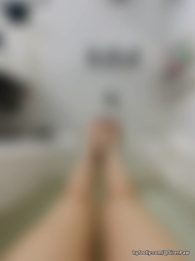 Toes in the tub 🫧