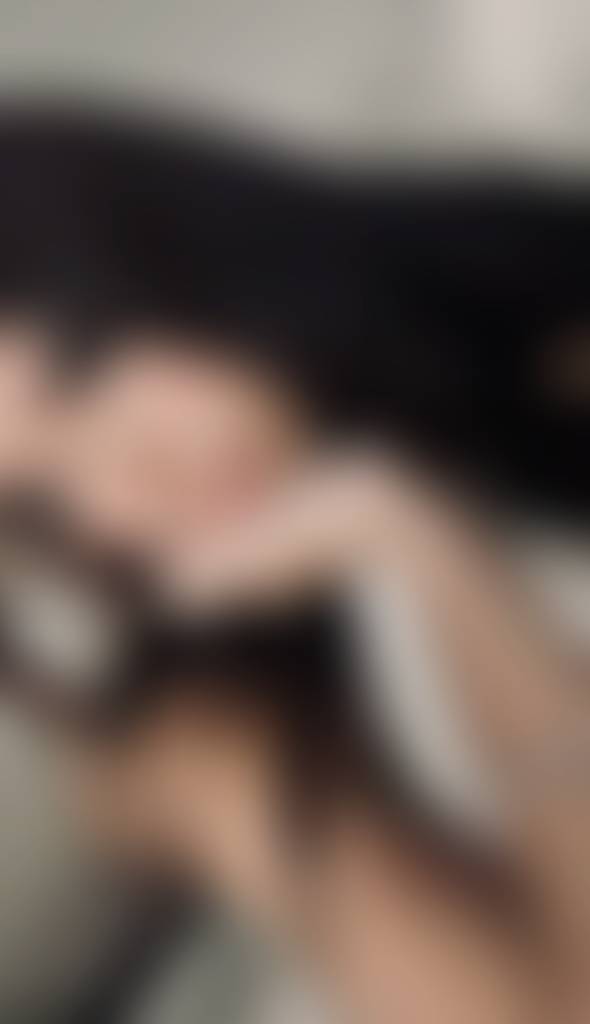 Feeling like sending some treats over message me if your interested 😝
