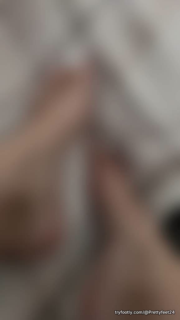 Clocking in for the very first time, DM me for special requests 🤩