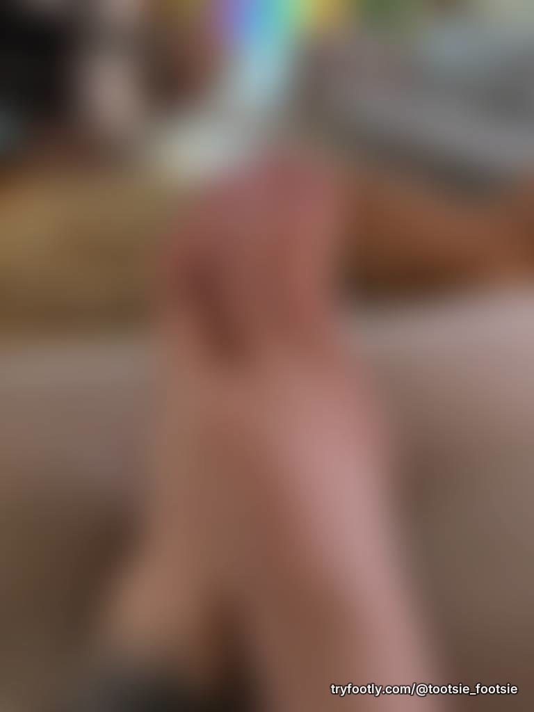 Who likes long toes? Message me for requests