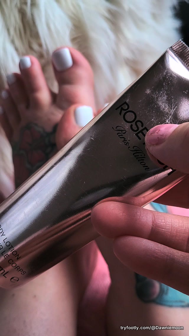 Lotion coated, freshly painted-up 😍 try not to fall in love. 5 min video
