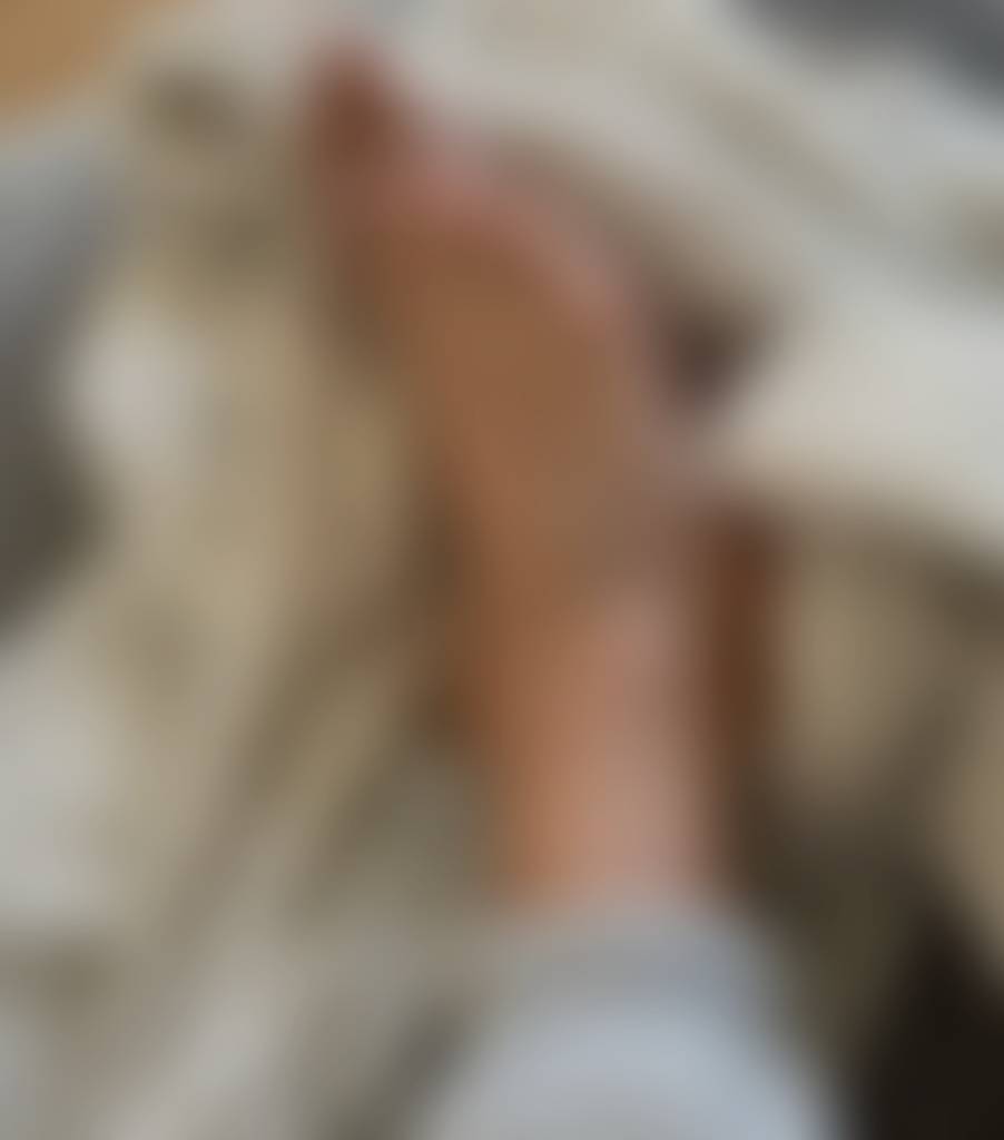 👣 Hi… I’m new here 💕 Soft, natural & cozy vibes ✨ Hope you like what you see 😌 More conten