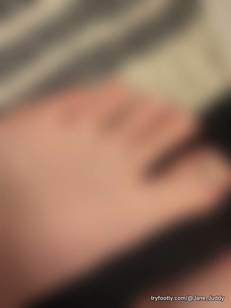 A close up of my cute toes!