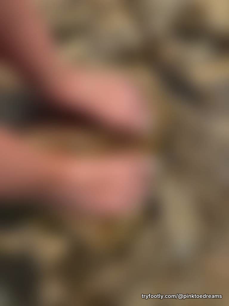 Just a country girl enjoying the little things 🌿💦 Barefoot, outdoors, and always up for a 