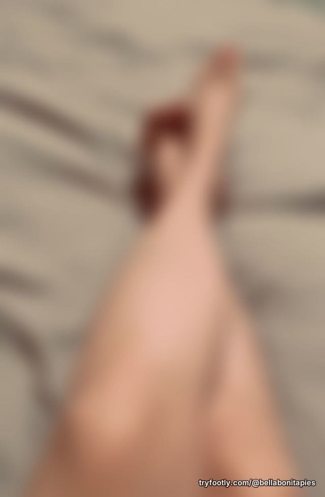 Morning toe wiggles… happy Sunday 😍