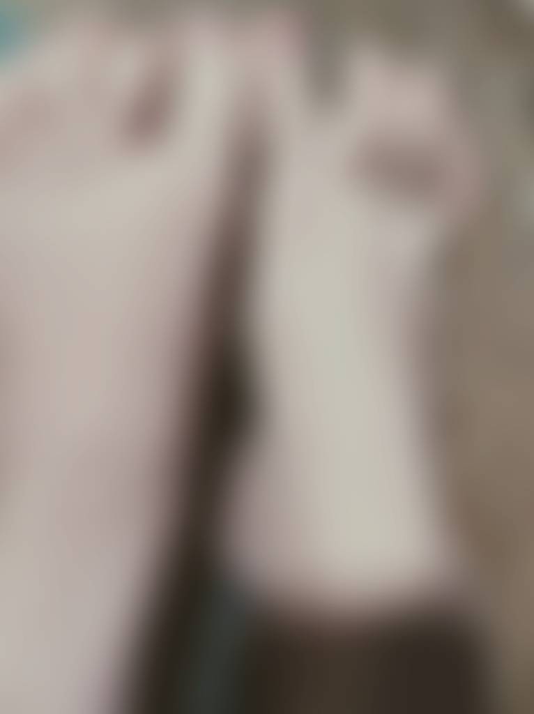 My toes are so weird 🤣