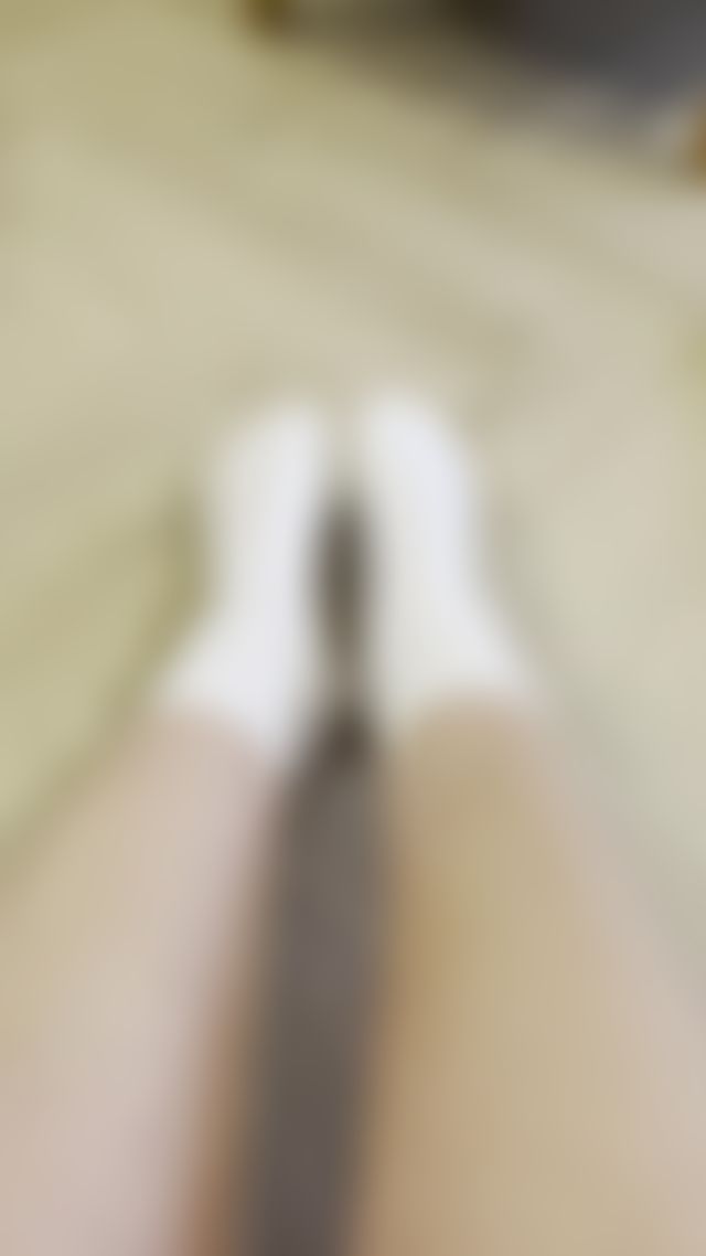 Home alone… just me, my soft feet and a very wet toy 😈 Things got a little out of control…