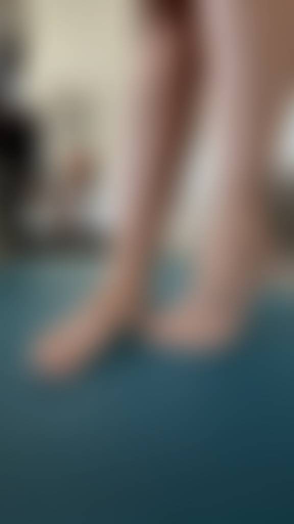 A little of both worlds #foottease #prettyfeet #asscheeks