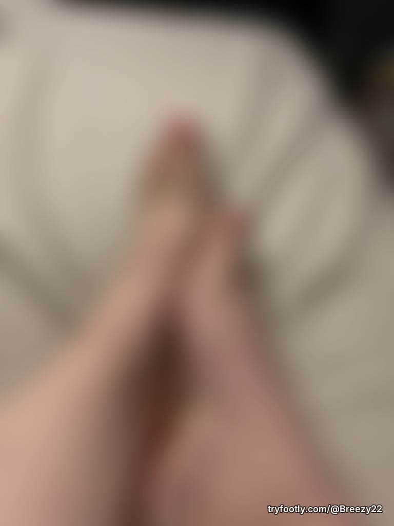 Good morning😘 Someone help me get a pedicure😩