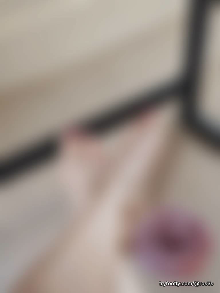 Quick feet pic on a lazy weekend <3