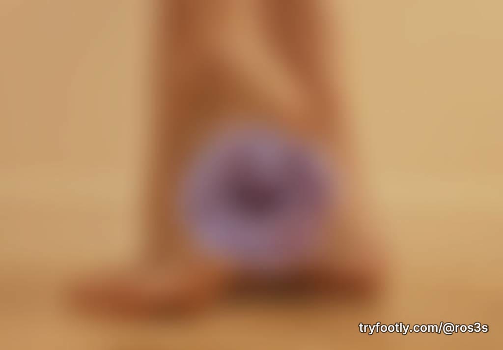 Just a little sneaky peak of me feet